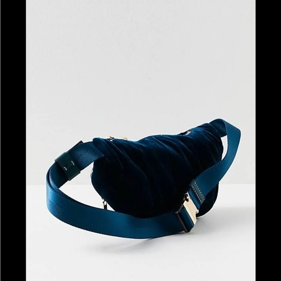 Free People x Caraa Velvet Medium Sling Bag - Picture 5 of 8